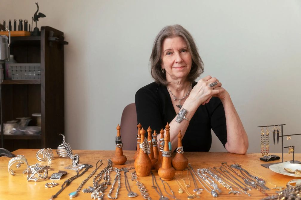 Она создала украшения для Лоис Лейн, ч. 1