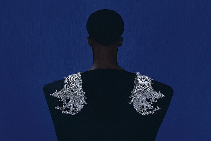 Плечевые броши Eau Vive от Boucheron