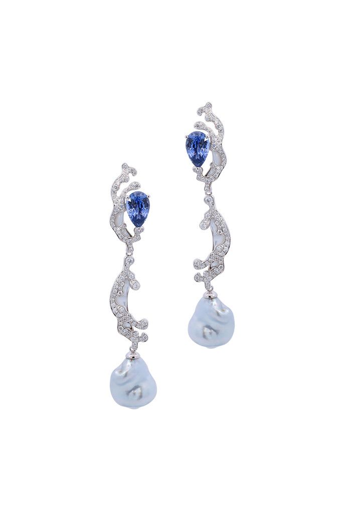 Серьги от Simone Jewels с сапфирами и жемчугом южных морей в стиле барокко