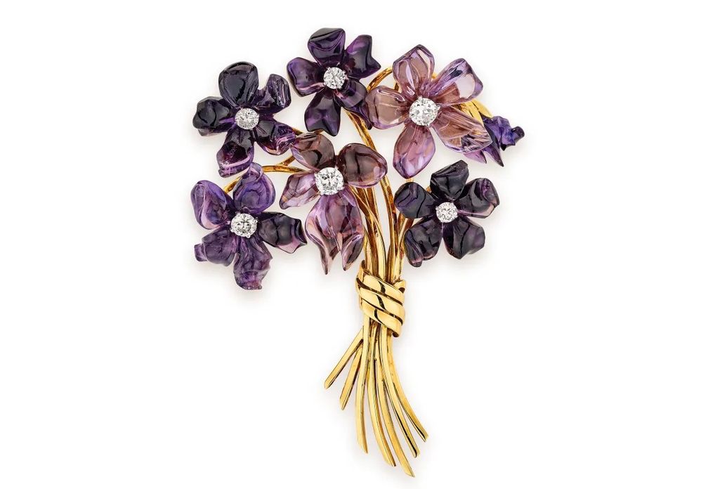 Зажим Bouquet of violets из желтого золота и аметистов, 1938 г. Коллекция наследия Van Cleef & Arpels