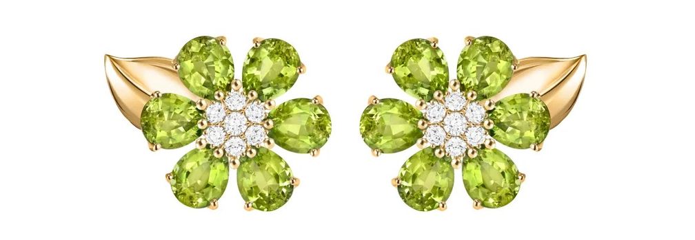 Серьги из желтого золота, перидотов и бриллиантов. Коллекция Fleurs d’Hawaï 