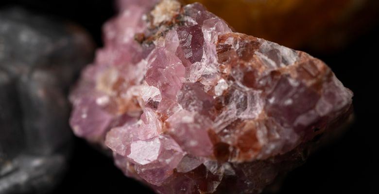 Сапфиры-падпараджа: загадка оранжево-розового сапфира