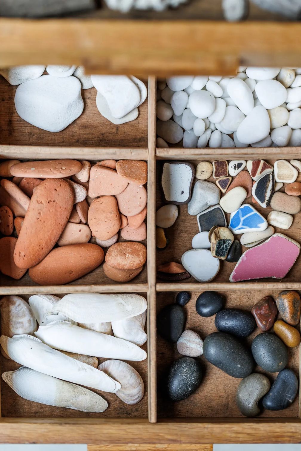 Благодаря ее дизайну галька становится уникальным украшением, ч. 2