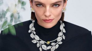 Коллекция высокого ювелирного искусства Jewels by Nature от Chaumet воспевает цветы и пчел Коллекция высокого ювелирного искусства Jewels by Nature от Chaumet воспевает цветы и пчел