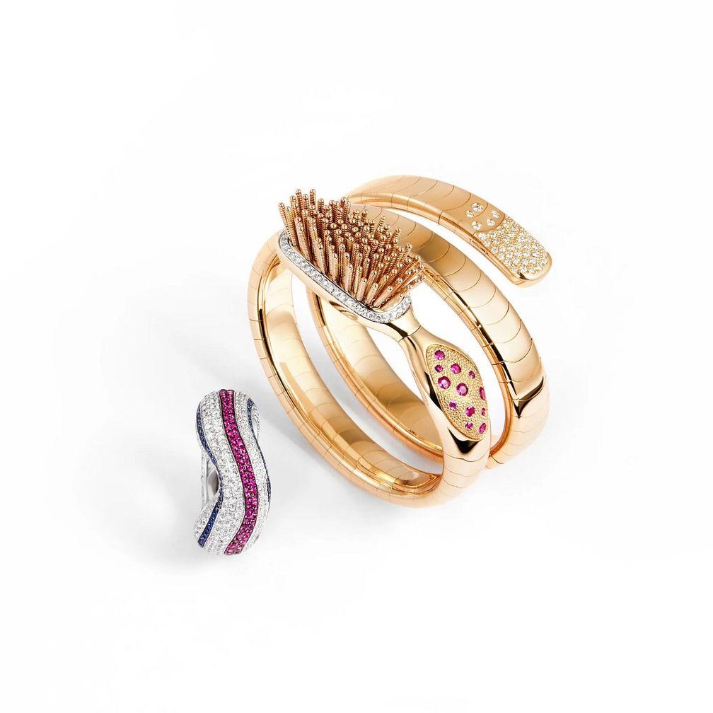 Кольцо в виде зубной пасты и шарнирный браслет в форме зубной щетки из коллекции Гон Stay Fresh Кольцо в виде зубной пасты и шарнирный браслет в форме зубной щетки из коллекции Гон Stay Fresh