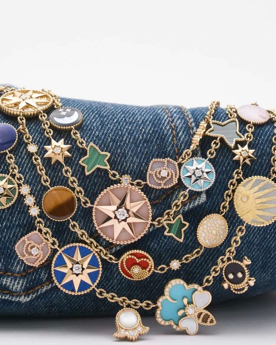 Новые украшения в коллекции Rose des Vents Новые украшения в коллекции Rose des Vents