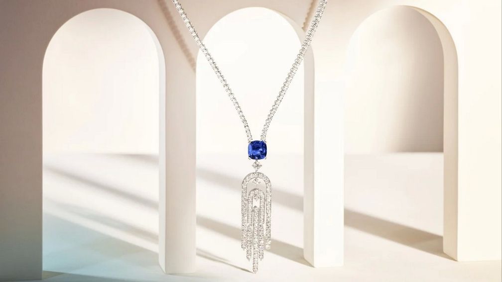 Ожерелье из коллекции «1936» из белого золота с цейлонским сапфиром 7,13 карата и бриллиантами. Фото: Fred Ожерелье из коллекции «1936» из белого золота с цейлонским сапфиром 7,13 карата и бриллиантами. Фото: Fred
