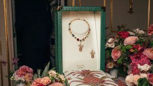 О колье Mellerio стоимостью $ 1 млн, ч. 1