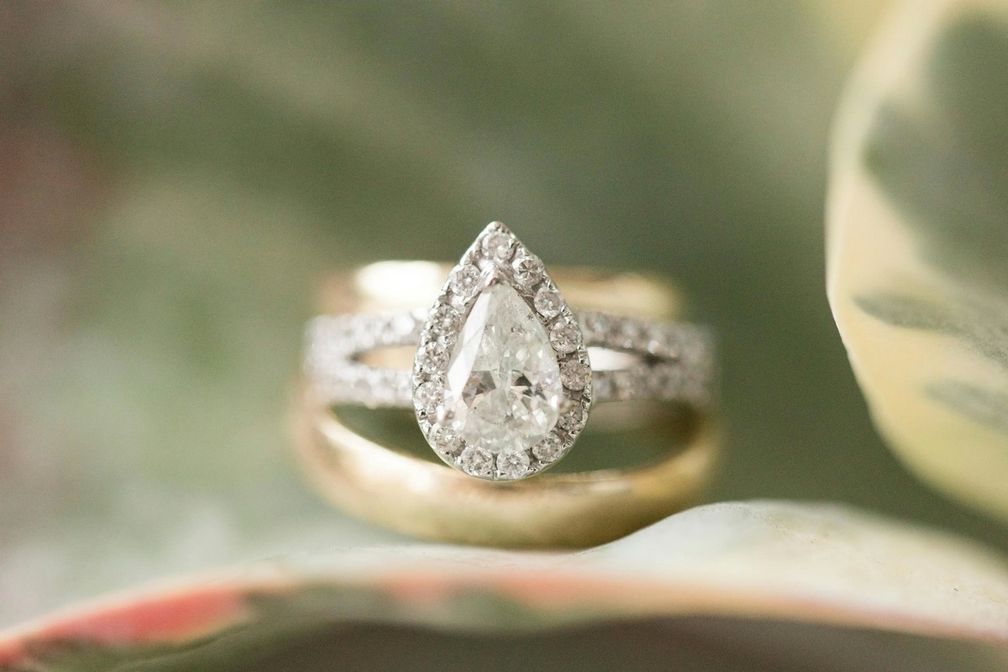 Все без ума от бриллиантов грушевидной огранки