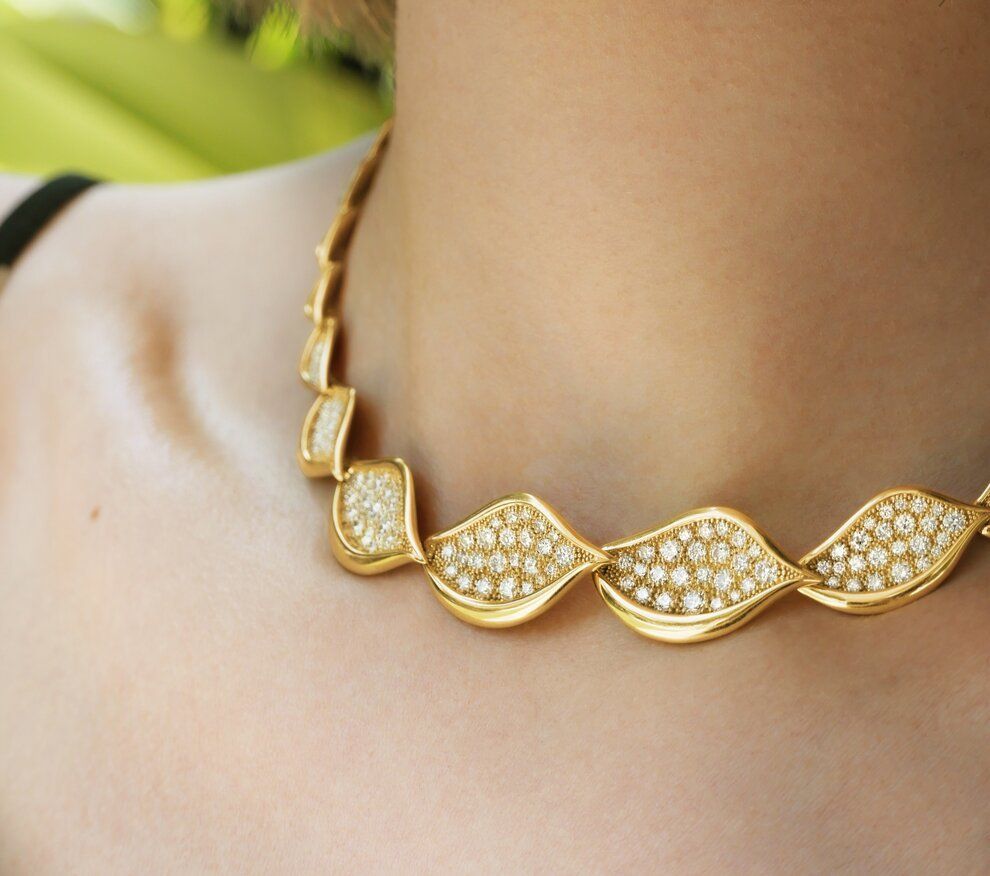 Колье Petal Diamond Pavé Колье Petal Diamond Pavé