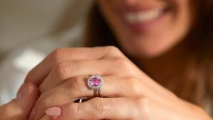 5 простых шагов, чтобы заказать идеальное помолвочное кольцо