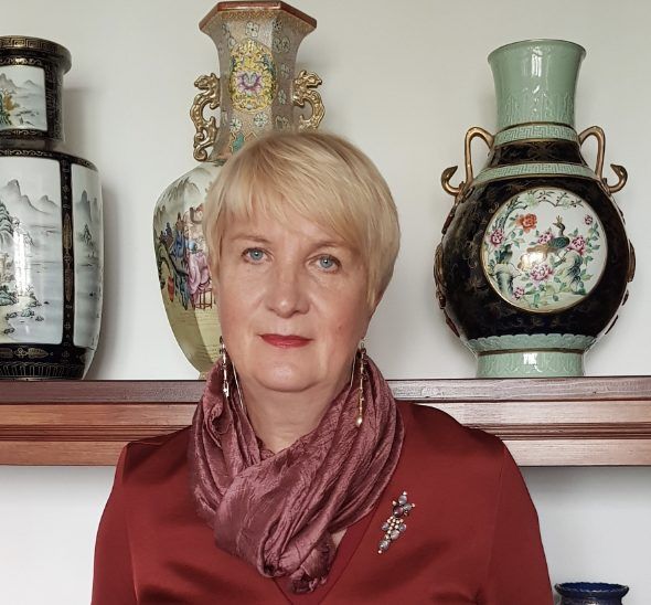 От драгоценных камней к древнему фарфору: