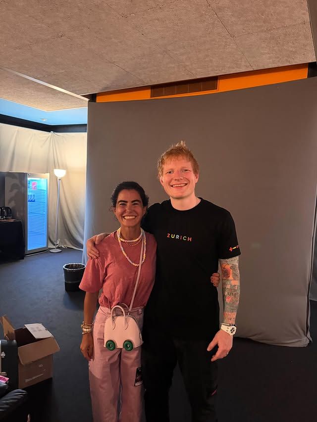 Эд Ширан блистает в культовом браслете Crayola от ювелира Надин Гон