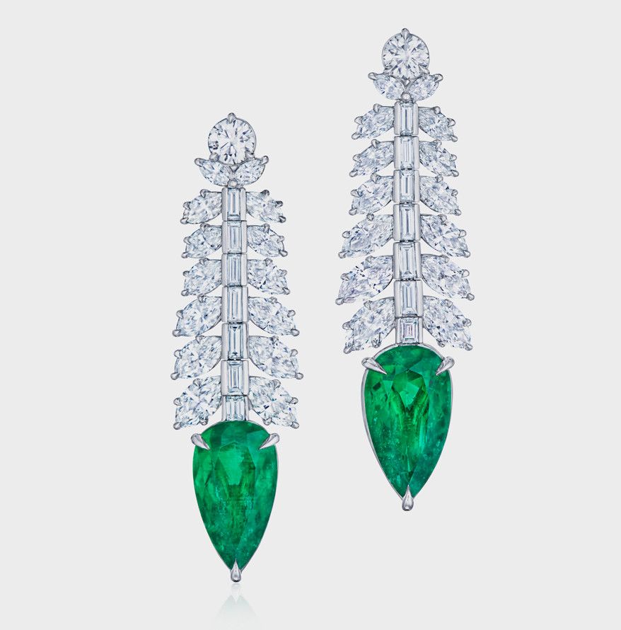 Серьги от Kwiat из платины с колумбийскими изумрудами, бриллиантами багетной огранки и огранки маркиз 