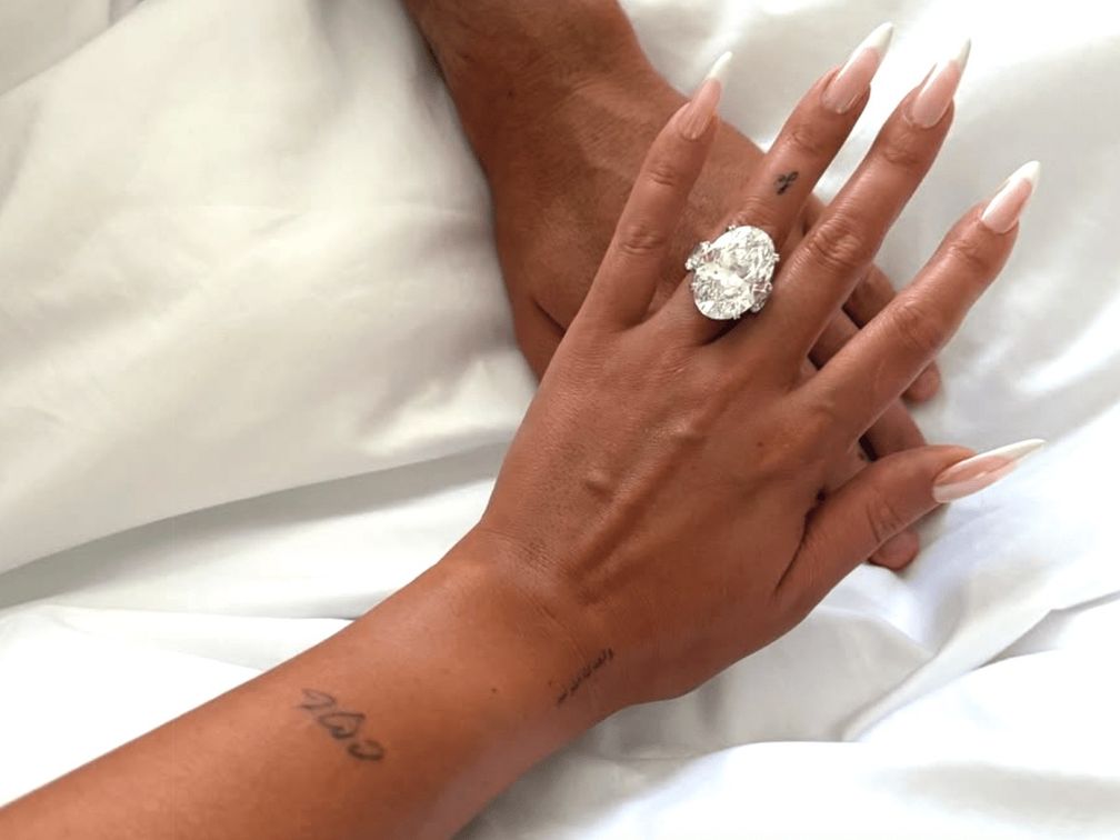 Обручальное кольцо Джорджины Родригес с овальным бриллиантом весом 25–30 карат