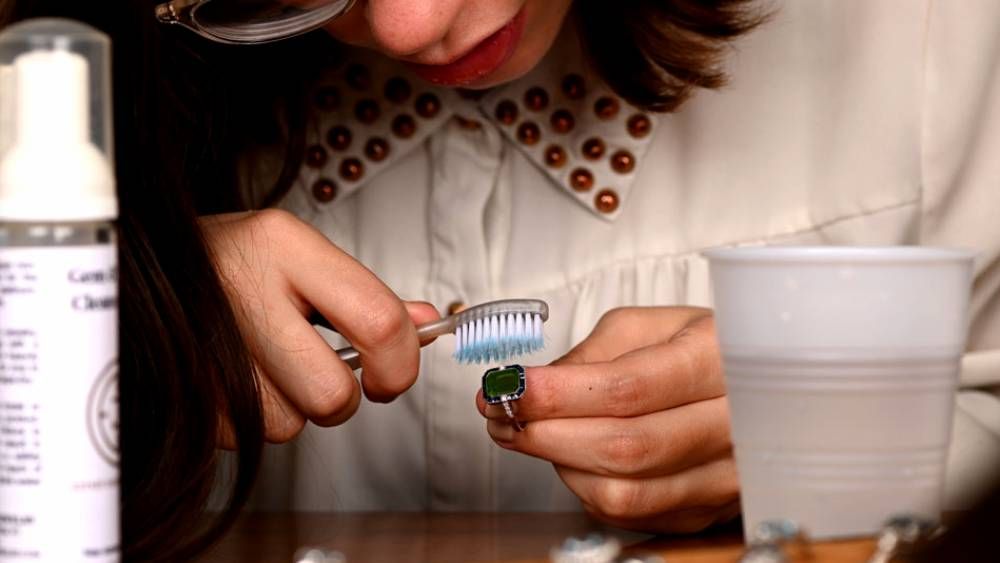 Как правильно ухаживать за изделиями с изумрудами, ч. 1