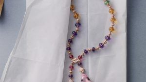 Колье Bulgari с радугой камней