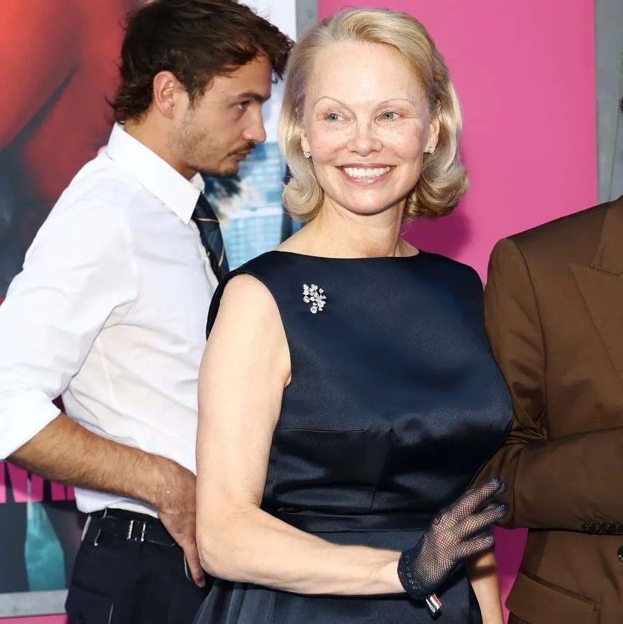 Памела Андерсон в украшениях от Pandora. Фото: Артуро Холмс