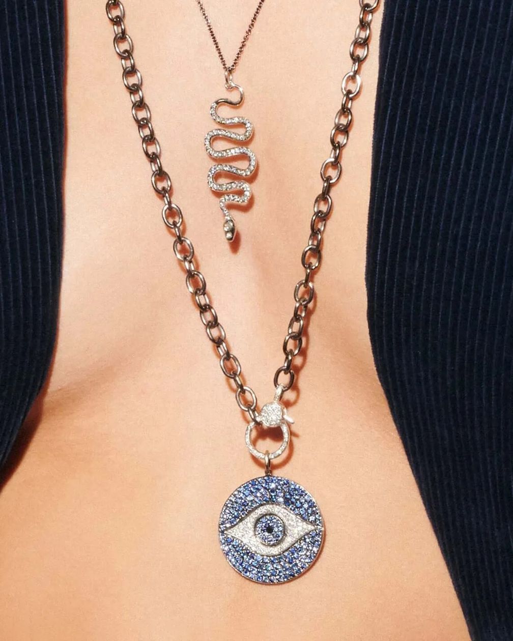 Почему украшения Evil Eye являются лучшим современным талисманом