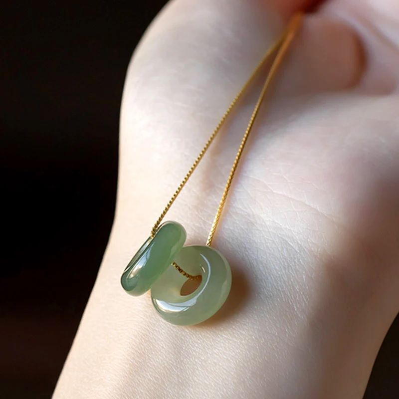 Подвески из жадеита – талисманы процветания, ч. 1