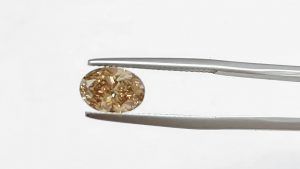 Популярный тренд – бриллианты цвета шампань Популярный тренд – бриллианты цвета шампань