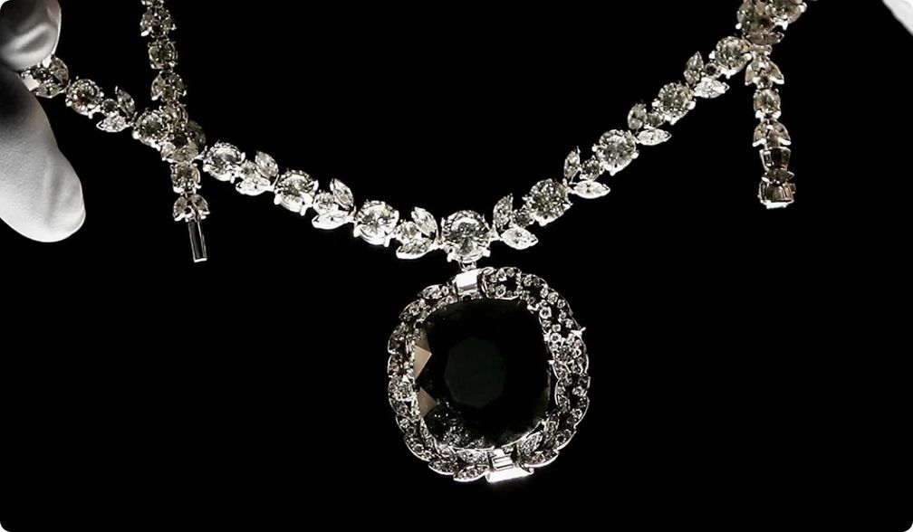 Шокирующая история, стоящая за легендой об алмазе «Черный Орлов», ч. 1