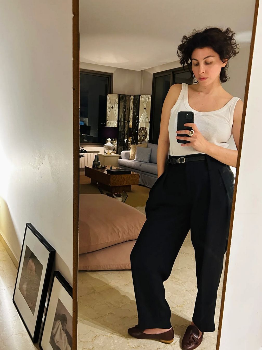 Стефани в своем любимом наряде Стефани в своем любимом наряде