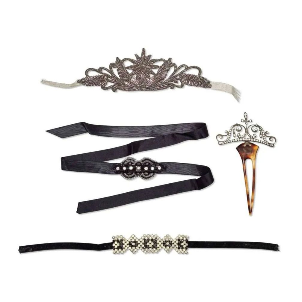 Аксессуары и украшения, которые носила леди Мэри, выставлены на аукционе (фото: Bonhams)