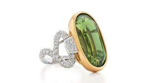 Коктейльное кольцо с перидотом цвета абсента от Fred Leighton