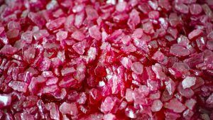 Выручка Gemfields сократилась вдвое на фоне сбоев в работе и слабого спроса