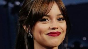 Уэнздей Аддамс вернулась, а вместе с ней и ее готические украшения, ч. 2 Уэнздей Аддамс вернулась, а вместе с ней и ее готические украшения, ч. 2