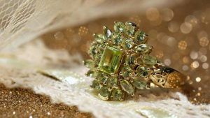 Можно ли сочетать танзанит и хризолит с визуальной и магической точек зрения Можно ли сочетать танзанит и хризолит с визуальной и магической точек зрения