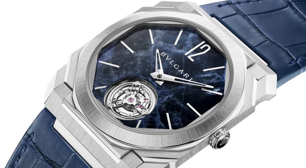 Новые часы Octo Finissimo Tourbillon имеют толщину всего 4,85 мм и циферблат из темно-синего мрамора, добытого в лучших итальянских карьерах. Фото: Bvlgari Новые часы Octo Finissimo Tourbillon имеют толщину всего 4,85 мм и циферблат из темно-синего мрамора, добытого в лучших итальянских карьерах. Фото: Bvlgari