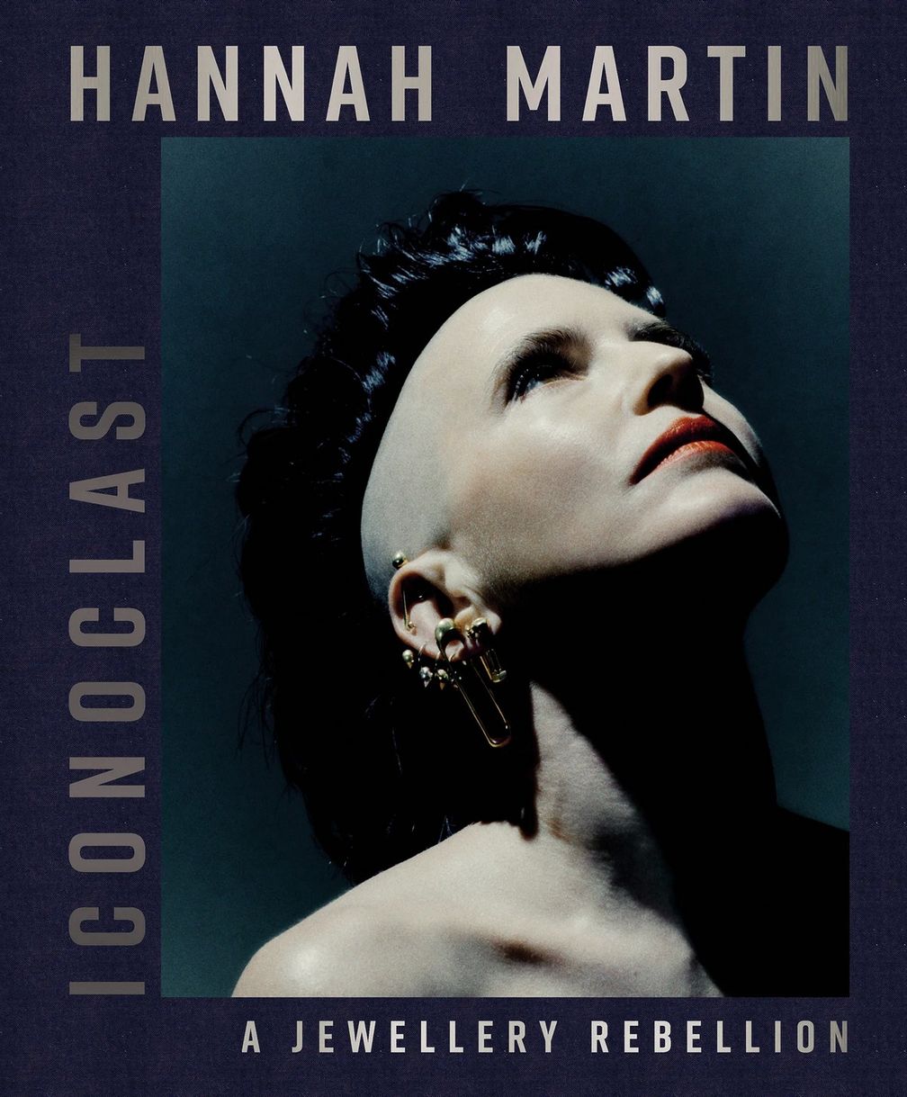 Обложка книги Hannah Martin: Iconoclast. Фото: Джосс МакКинли / ACC Art Books