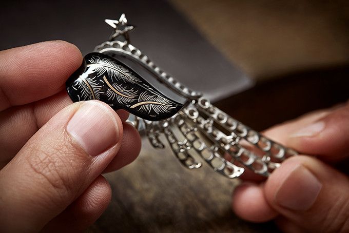 Художественное сотрудничество с семьей Окада, японскими мастерами лакировки, создало эмоциональную связь и притянуло дом Chanel к Киото