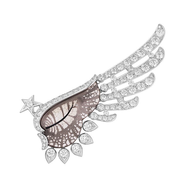 Брошь «Пять крыльев» из белого золота с бриллиантами и лаком