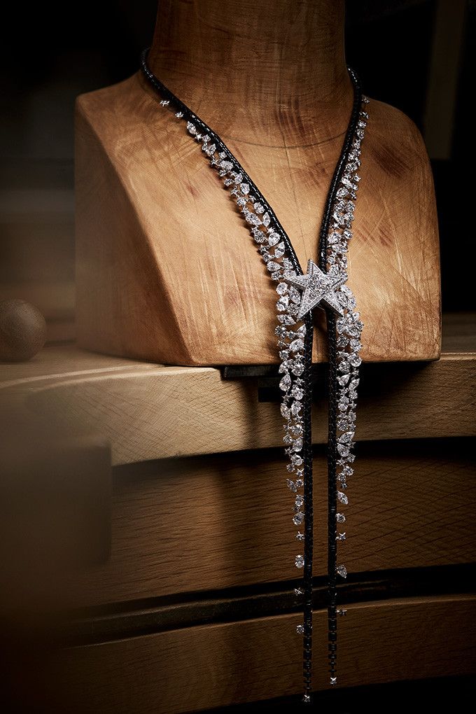 Шедевр дизайна: ожерелье Dreams Come True, напоминающее изящный кружевной вырез платья от кутюр