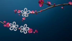 Коллекция Flowerlace от Van Cleef & Arpels: природа и мода от-кутюр