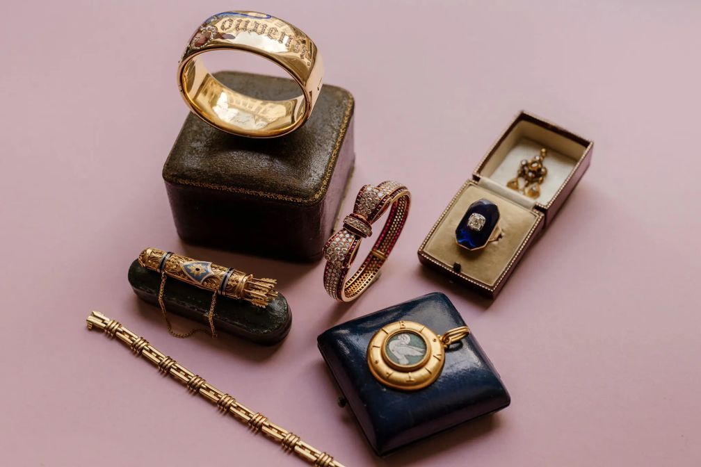 Леонора ван дер Ваальс: дилер ювелирных изделий