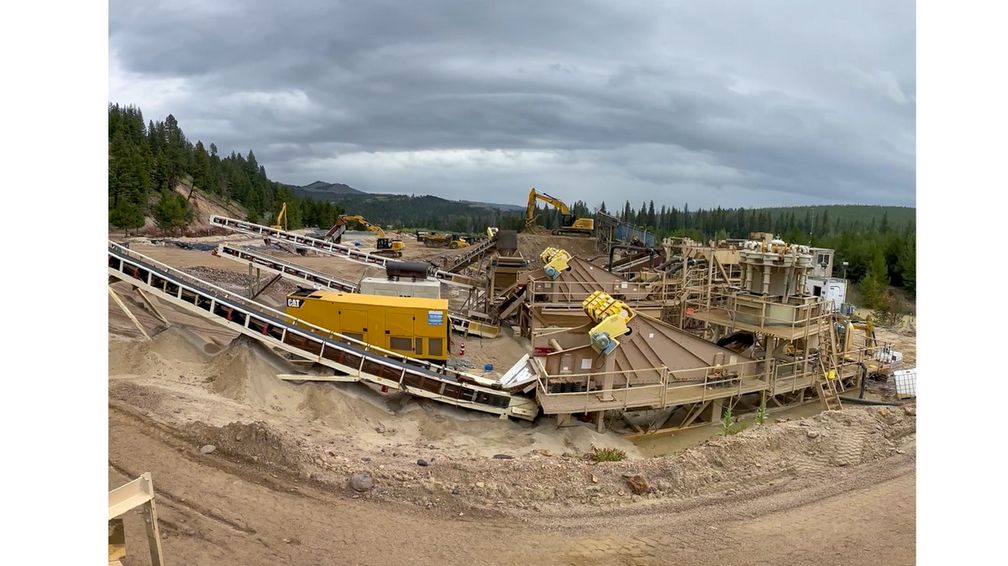 Панорамный вид на перерабатывающий завод Potentate