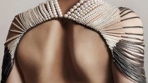 Наплечные украшения вновь привлекают к себе внимание, ч. 1