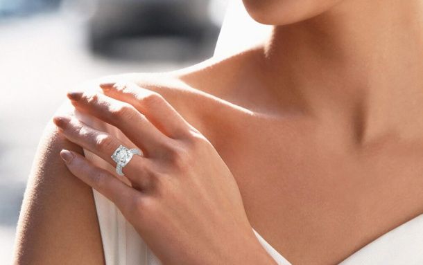 Продажи Signet увеличились благодаря синтетическим бриллиантам