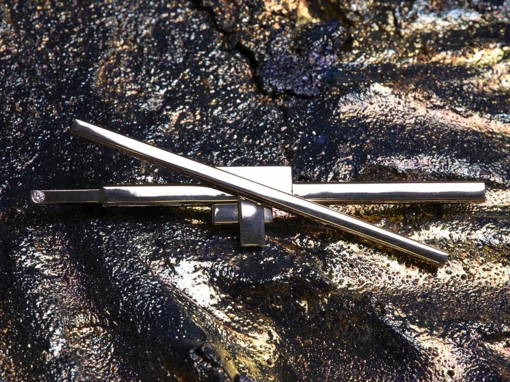 Брошь, созданная Repossi совместно со Стерлингом Руби 