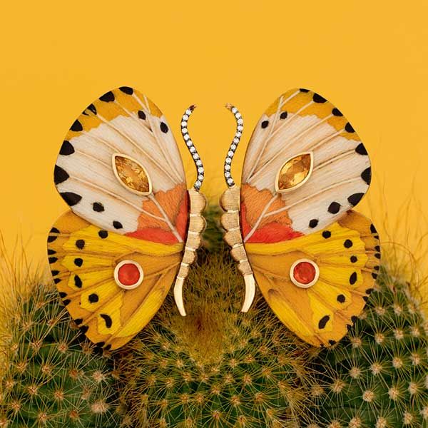 Серьги «Бабочка» Сильвии Фурманович изображены на 20-й странице новой книги издательства Rizzoli «Путешествие ювелира» Серьги «Бабочка» Сильвии Фурманович изображены на 20-й странице новой книги издательства Rizzoli «Путешествие ювелира»