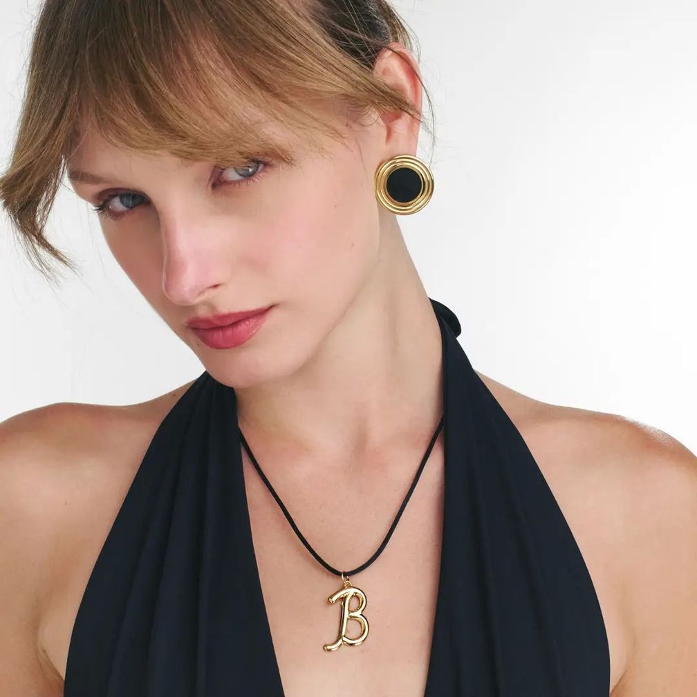 Ожерелье My Signature с подвеской-инициалом на черном шнуре