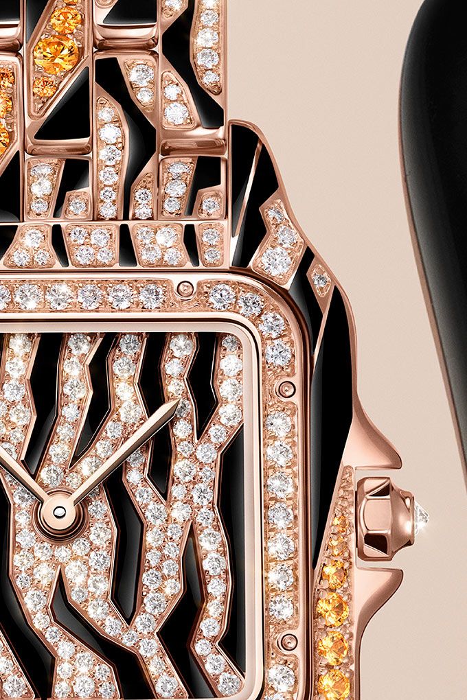 Ювелирные часы Panthère de Cartier, представленные в 2025 году, цвета и полосы которых напоминают не только о больших кошках Ювелирные часы Panthère de Cartier, представленные в 2025 году, цвета и полосы которых напоминают не только о больших кошках