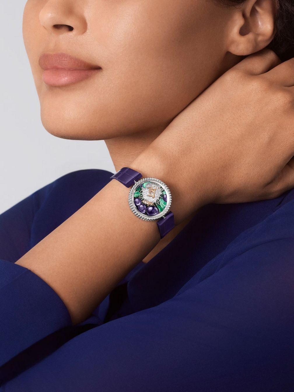 Часы Perlée Extraordinaire Fruits Enchantés Myrtille