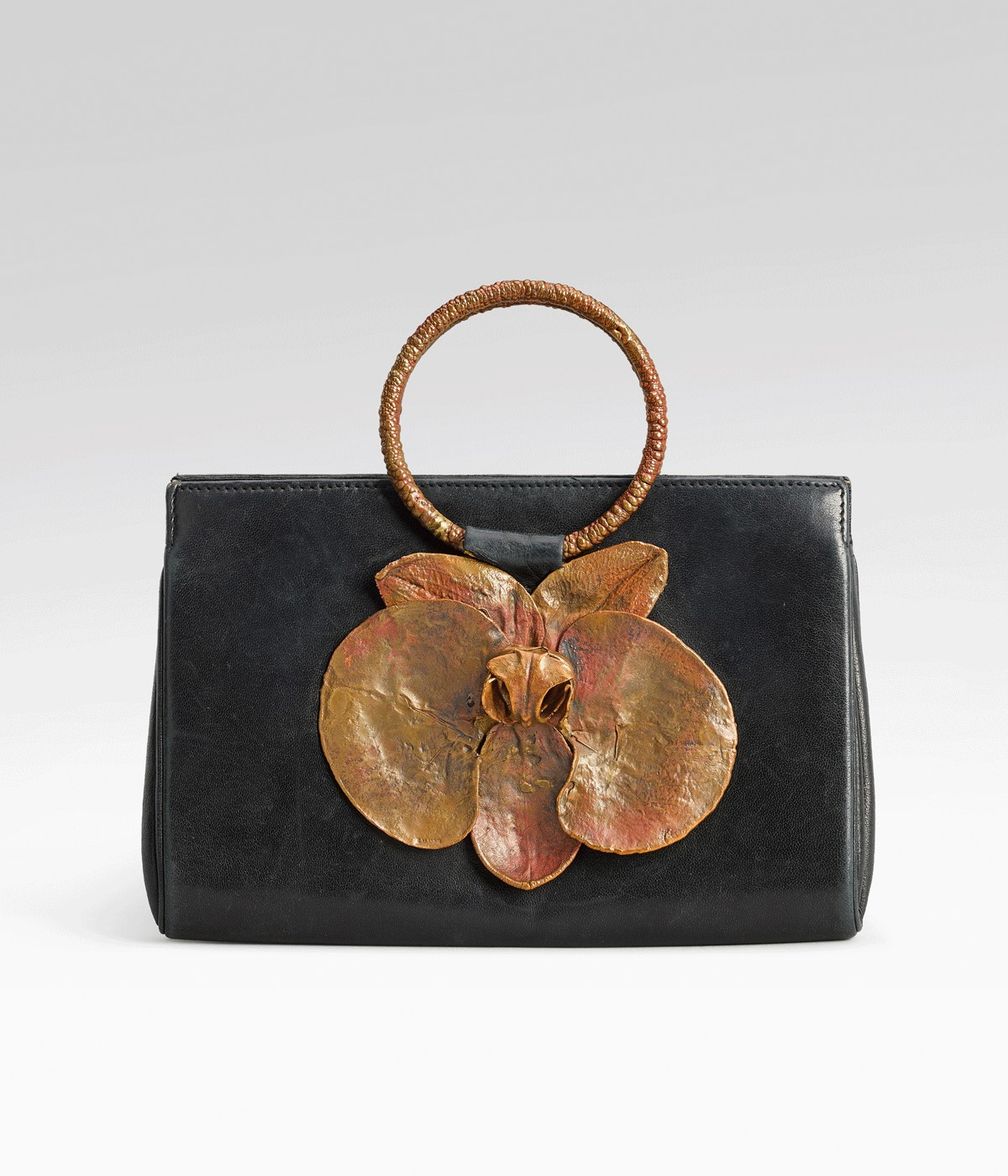 Сумочка Orchidée от Клод Лаланн, оценка £4000–5000 (фото: Sotheby's) Сумочка Orchidée от Клод Лаланн, оценка £4000–5000 (фото: Sotheby's)