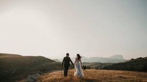 Какие украшения выбрать на празднование атласной годовщины свадьбы (24 года)? Какие украшения выбрать на празднование атласной годовщины свадьбы (24 года)?