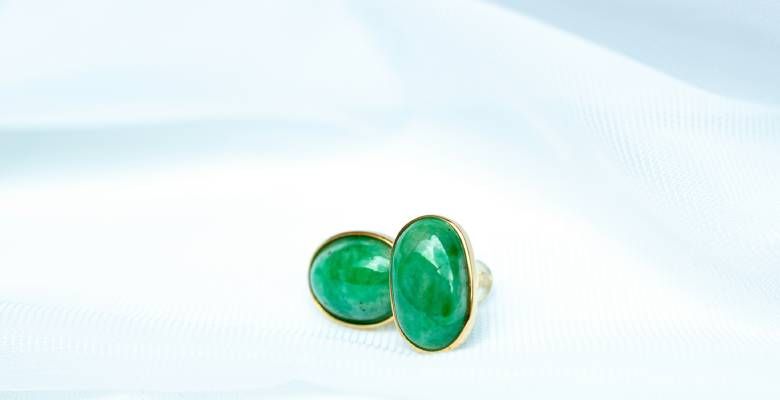 Какие украшения выбрать на празднование нефритовой годовщины свадьбы (26 лет)?